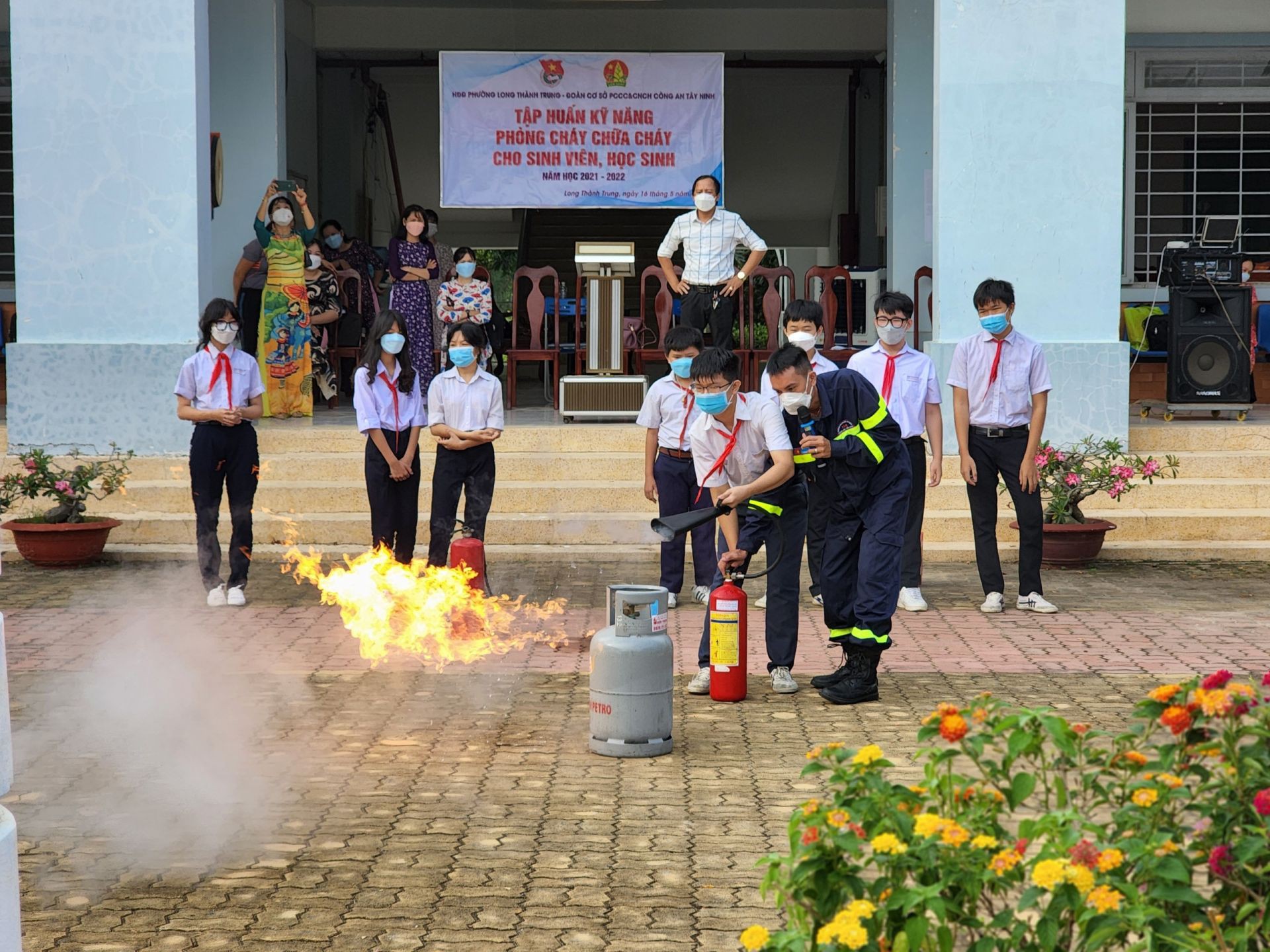 Triển khai tập huấn PCCC tại trường học